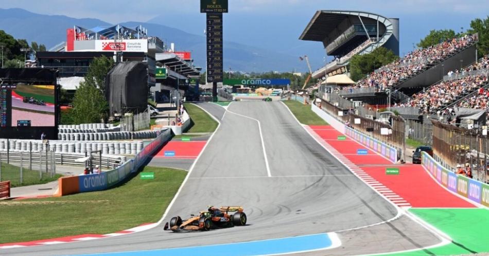 Norris le arrebatoacute la pole a Verstappen en Montmeloacute