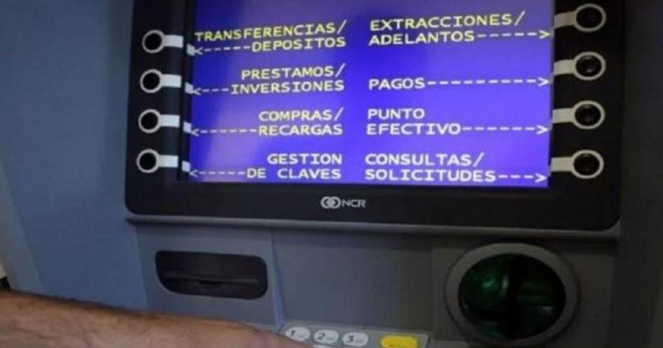 Anuncian el pago de sueldos de junio para empleados puacuteblicos