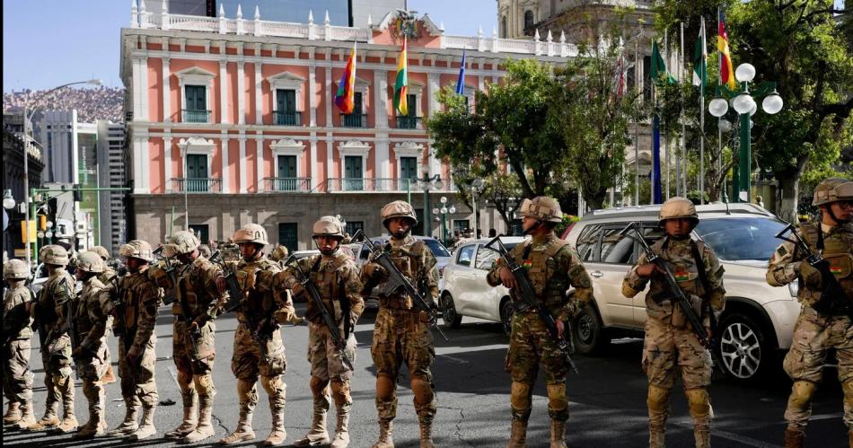 Fue sofocado un intento de golpe de Estado militar en Bolivia