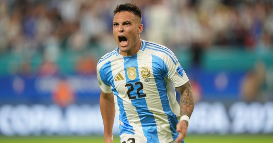 Doblete de Lautaro Martiacutenez para que Argentina clasifique primera en su grupo