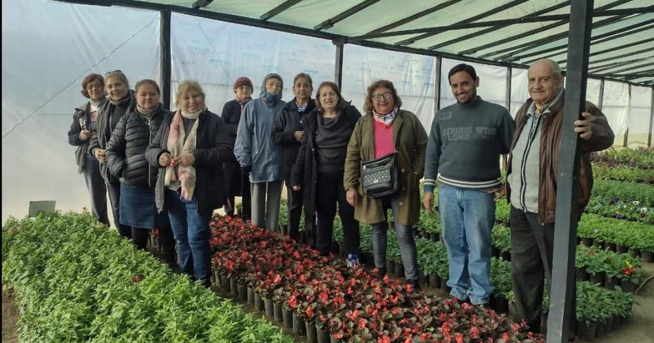 Los docentes jubilados desarrollan un trabajo junto al Vivero Municipal