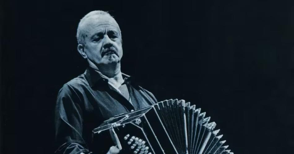 Astor Piazzolla nos mira desde una estrella