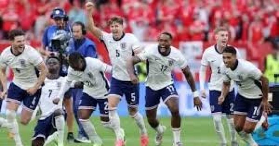 Inglaterra la pasoacute mal ante Suiza pero los penales lo llevaron a semifinales