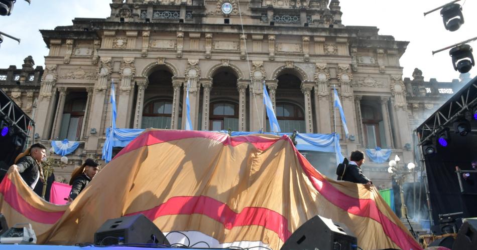 Seguiacute EN VIVO el espectaacuteculo por la Vigilia del 9 de Julio en Tucumaacuten