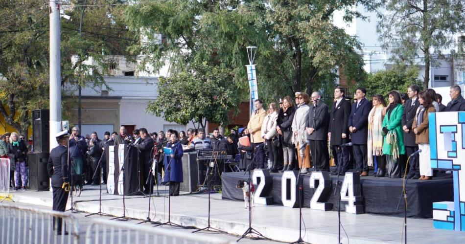 Las Termas conmemoroacute el 208ordm aniversario de la Independencia nacional