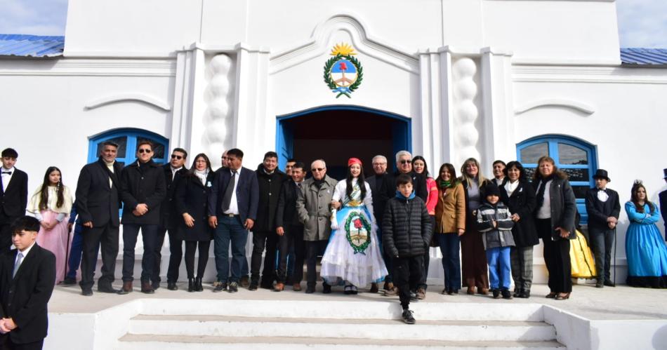 Antildeatuya festejoacute el 208ordm aniversario con la reacuteplica de la Casa de Tucumaacuten