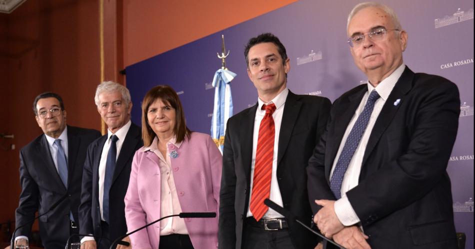 Bullrich y Cuacuteneo Libarona presentaron el proyecto de juicio en ausencia