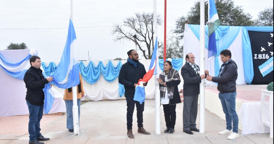 Acto diacutea de la independencia en Colonia Dora