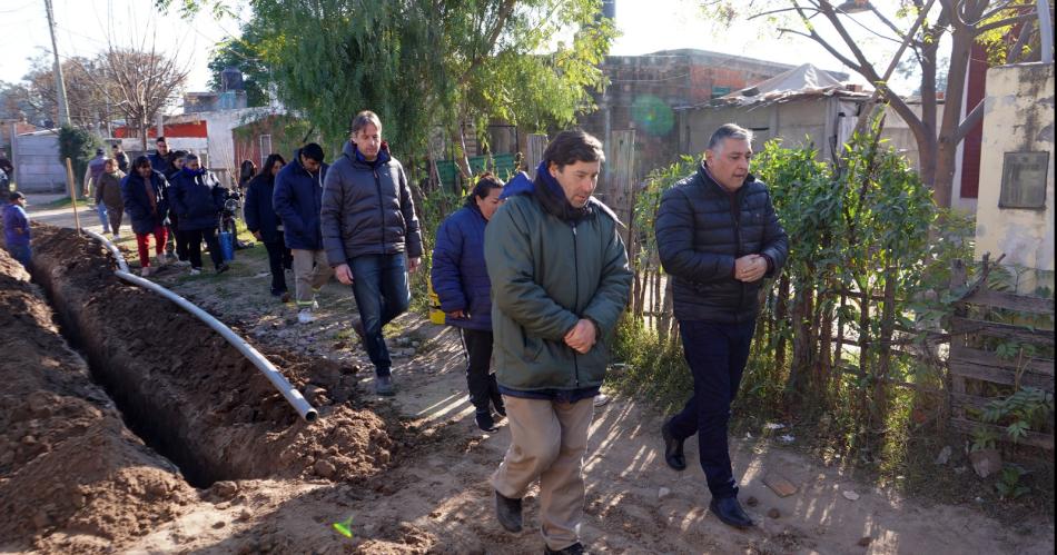 Cederaacuten parte de sus terrenos para tener calle en el Bordm IV Centenario