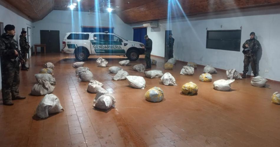 Efectivos de GNA hallan maacutes de 500 kilos de marihuana al patrullar una zona montuosa