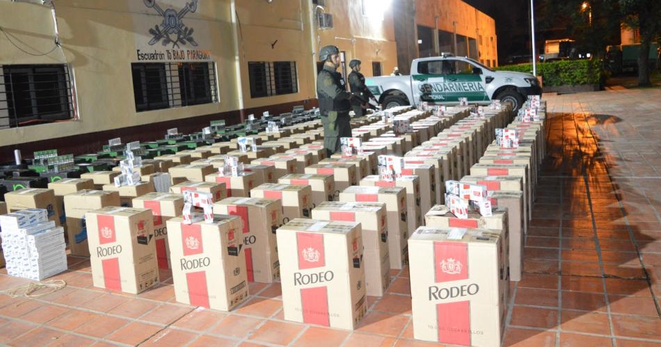 Descubren a camionero con maacutes de 100 mil paquetes de cigarrillos de contrabando