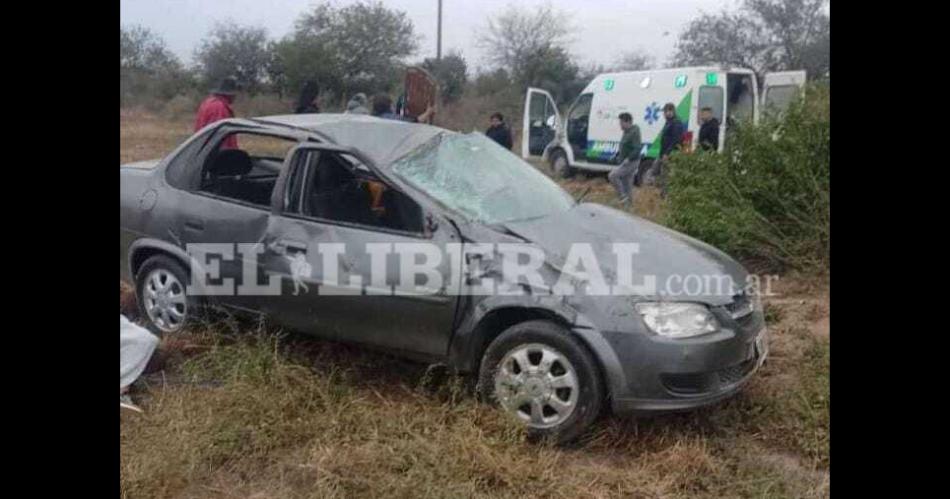 Terrible vuelco de un automoacutevil en el que viajaban cuatro personas por la Ruta 34