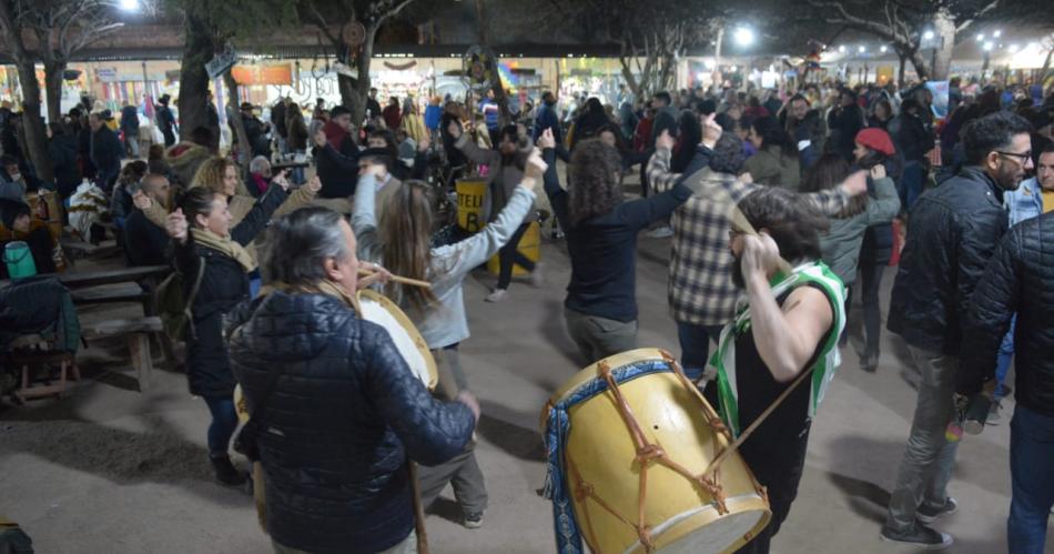 Las mejores imaacutegenes de la vigilia de la XXII Marcha de los Bombos