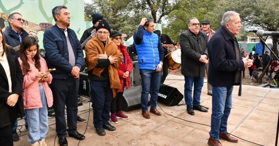 El Gobierno de la provincia presente en el 53deg Aniversario de la Sacha Guitarra Atamisquentildea