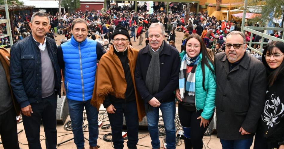 El Gobierno de la provincia presente en el 53deg Aniversario de la Sacha Guitarra Atamisquentildea