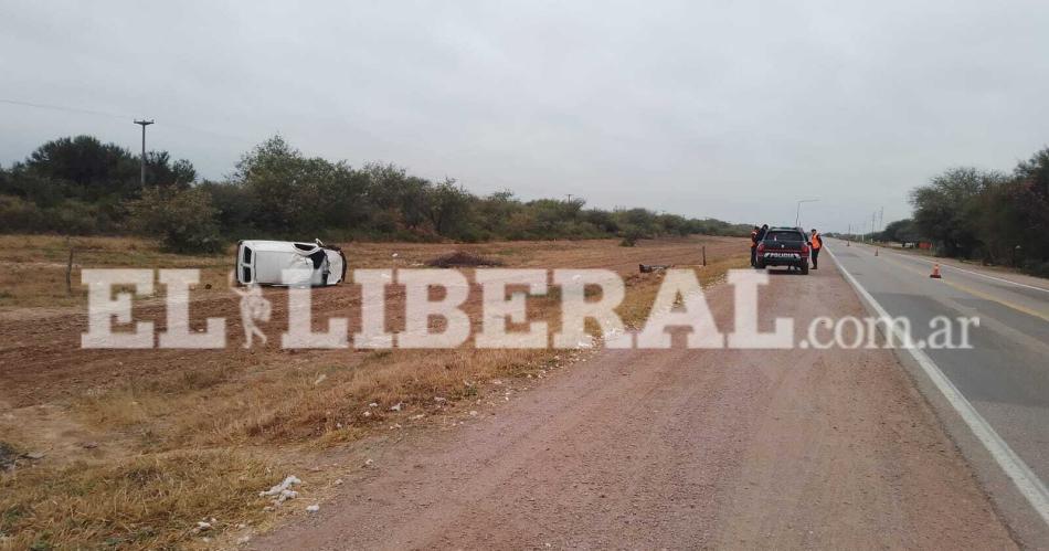 Paacutenico y desesperacioacuten por el vuelco de una camioneta en la Ruta 34