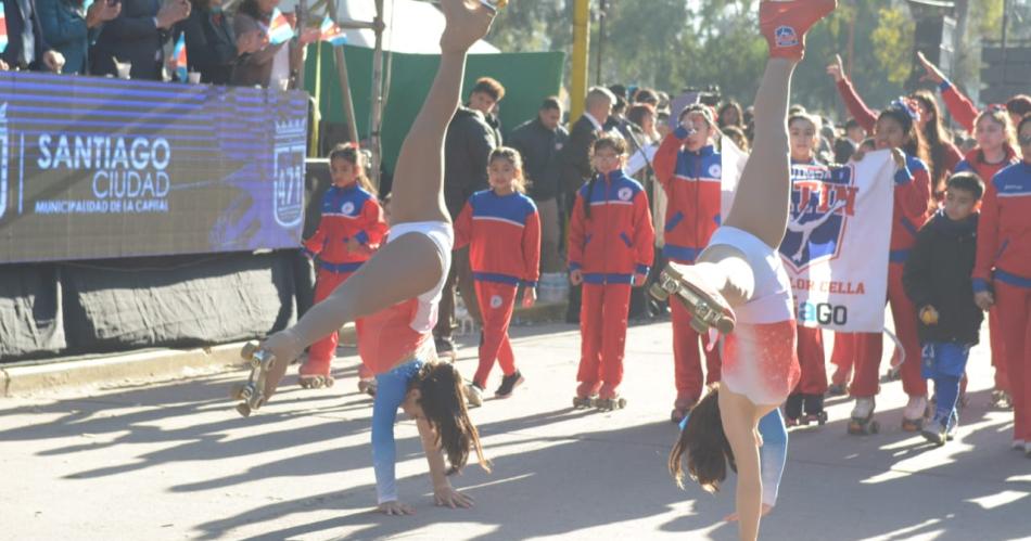 GALERIacuteA Las mejores fotos del acto y el desfile ciacutevico-militar