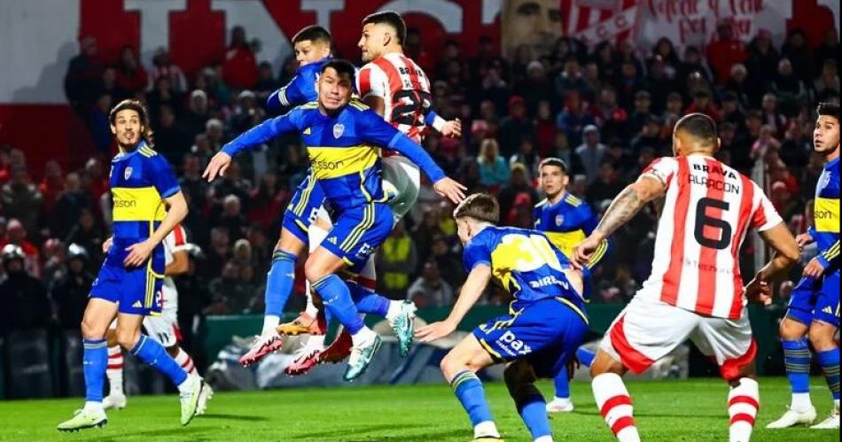 Boca sigue en deuda futboliacutestica pero rescatoacute un paacutelido empate en Coacuterdoba