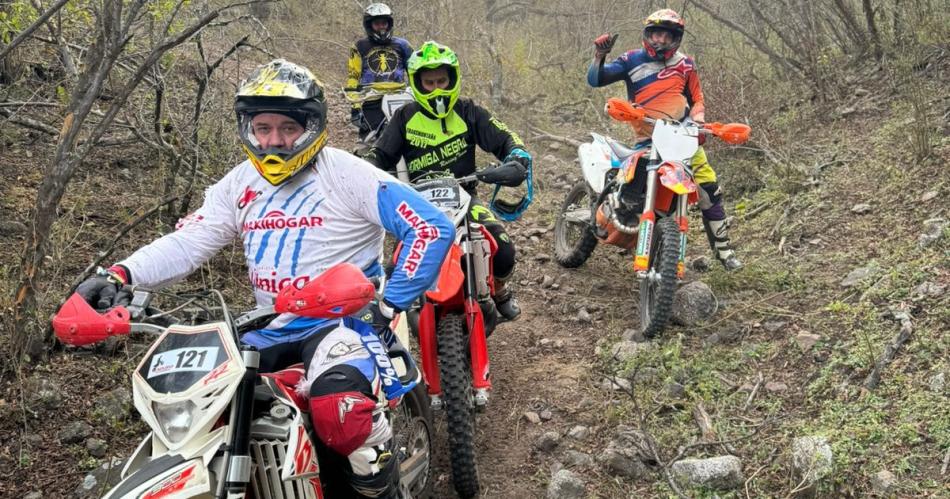 El enduro santiaguentildeo vuelve a la accioacuten- Villa La Punta la primera parada