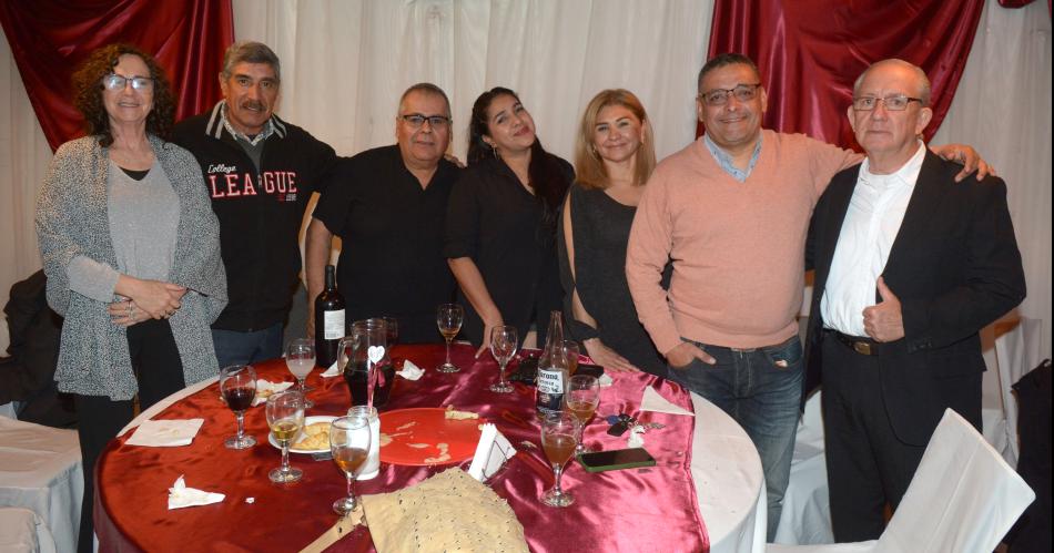 MAGUY DIacuteAZ CELEBROacute LA VIDA CON SU FAMILIA