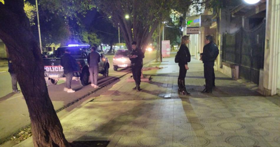 Asesinan de un puntazo a joven frente a novia en la plaza Belgrano