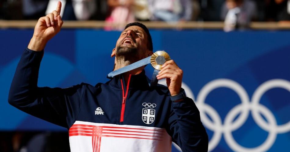 Djokovic le ganoacute un partidazo a Alcaraz y se colgoacute la de oro