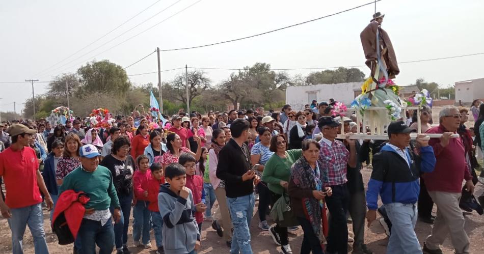 El vicegobernador participoacute de las fiestas patronales de San Roque en Atoj Pozo