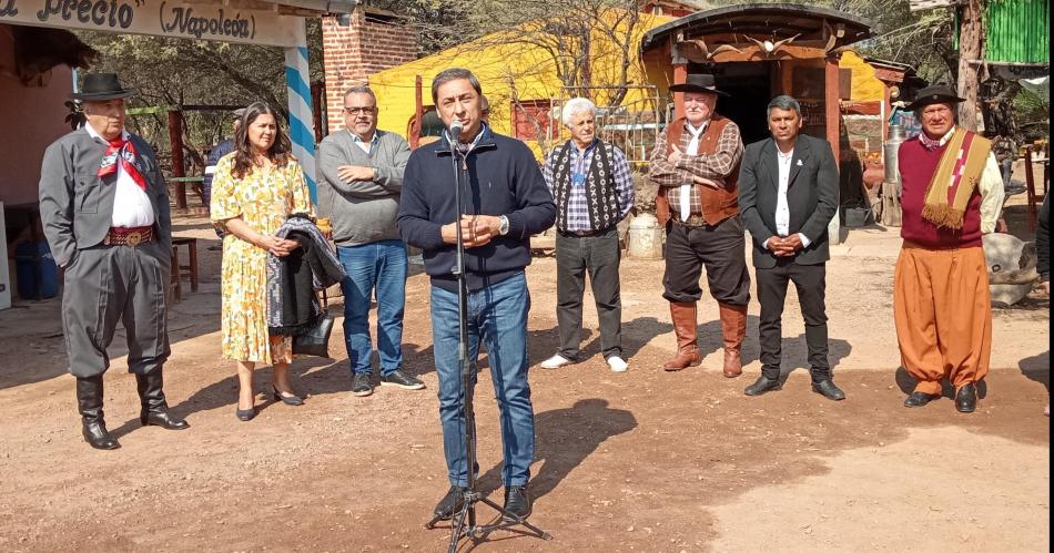 El vicegobernador participoacute de la apertura del 10deg Encuentro de Payadores en Herrera