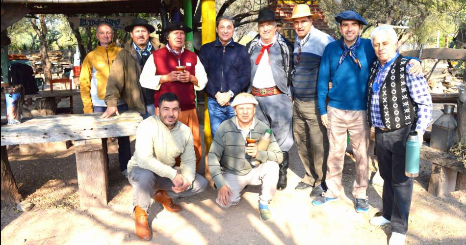 El vicegobernador participoacute de la apertura del 10deg Encuentro de Payadores en Herrera