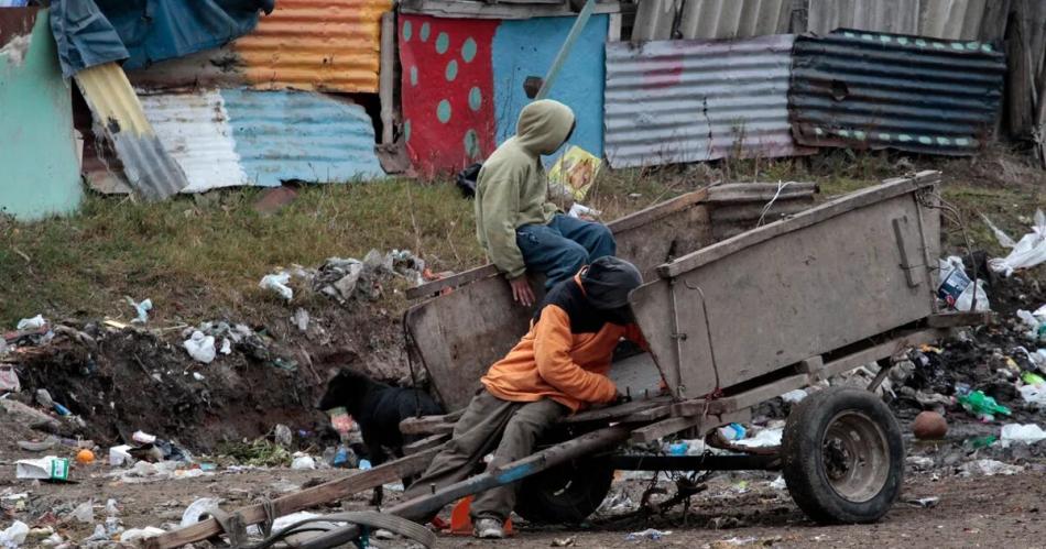 Sin los planes sociales 1 de cada 4 argentinos hubiera caiacutedo en situacioacuten de indigencia