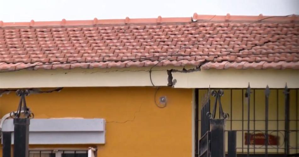 Fallas en la red cloacal habriacutean causado el deterioro de 4 viviendas del barrio Santa Luciacutea