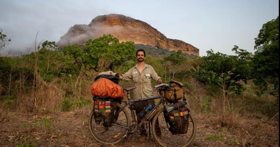 Murioacute atropellado en Aacutefrica el fotoacutegrafo argentino que recorriacutea el mundo en bicicleta