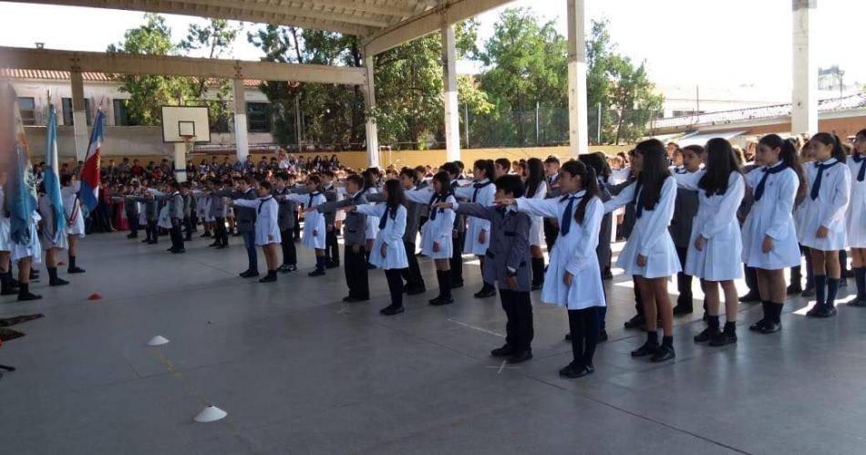 La Escuela Normal celebraraacute hoy su 144ordm aniversario con un fogoacuten