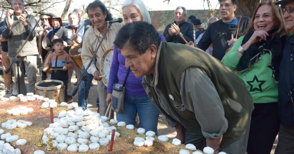 FOTOS  El Indio Froilaacuten celebroacute sus 73 antildeos de vida en su tradicional Patio