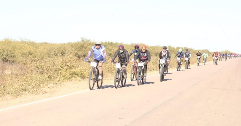 Con eacutexito se desarrolloacute la 4ordf travesiacutea en bicicleta Salavina monte adentro