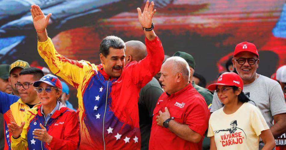 Maduro reestructuroacute su gabinete y reincorporoacute a Diosdado Cabello