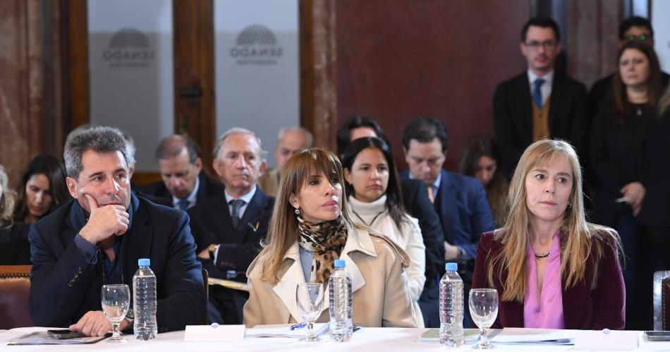 Claudia Zamora participoacute de la audiencia en la que el candidato a la Corte Suprema Manuel Garciacutea Mansilla realizoacute su presentacioacuten en el Senado