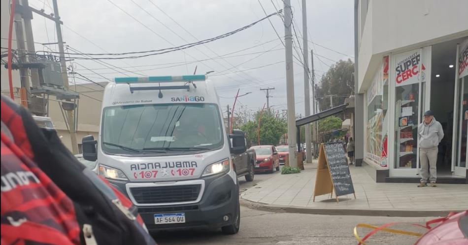 Motociclista chocoacute contra un auto estacionado en el 8 de Abril