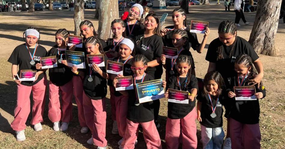 Academia Curvas Fit Dance del Barrio Vinalar clasificoacute a la final Latinoamericana