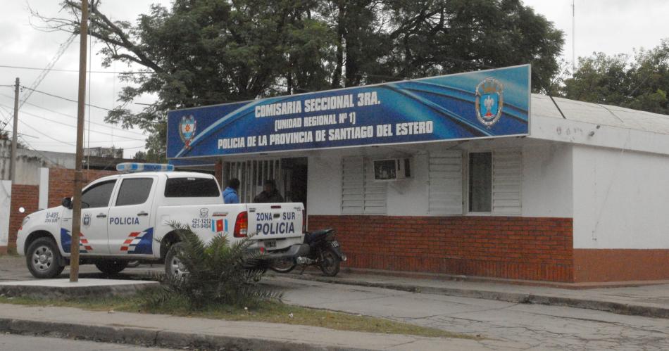 Golpean a adolescente e inconsciente lo suben a auto y lo llevan a La Banda