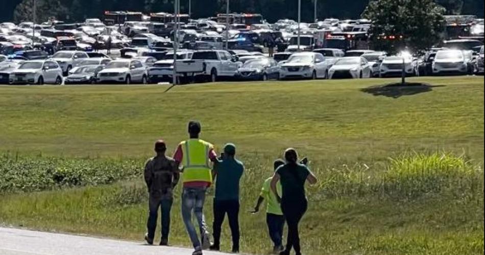 Paacutenico en una escuela de Georgia- cuatro muertos y maacutes de 30 heridos tras un tiroteo 