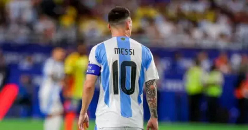 Se confirmoacute quieacutenes usaraacuten las camisetas 10 y 11 que dejaron Messi y Di Mariacutea