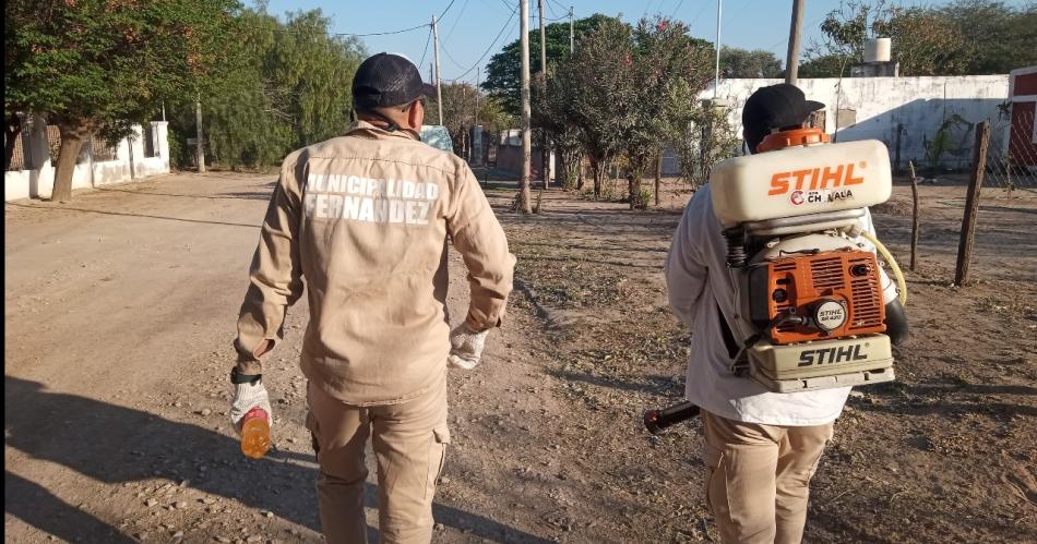 Ejecutan un nuevo operativo de descacharreo fumigacioacuten y limpieza en Fernaacutendez