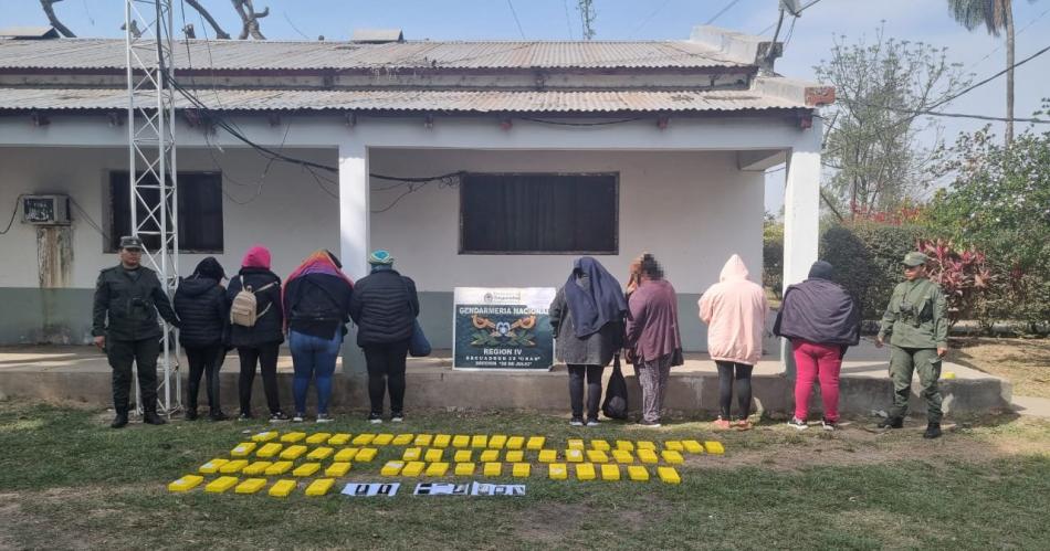 Interceptan colectivo con pasajeras que llevaban cocaiacutena adosada al cuerpo