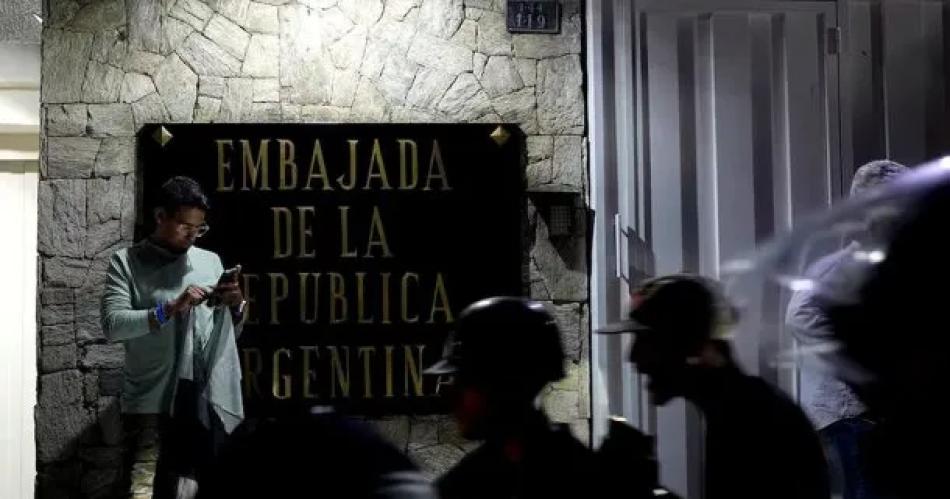 Tensioacuten en Caracas- Venezuela le sacoacute la autorizacioacuten a Brasil para custodiar la embajada argentina