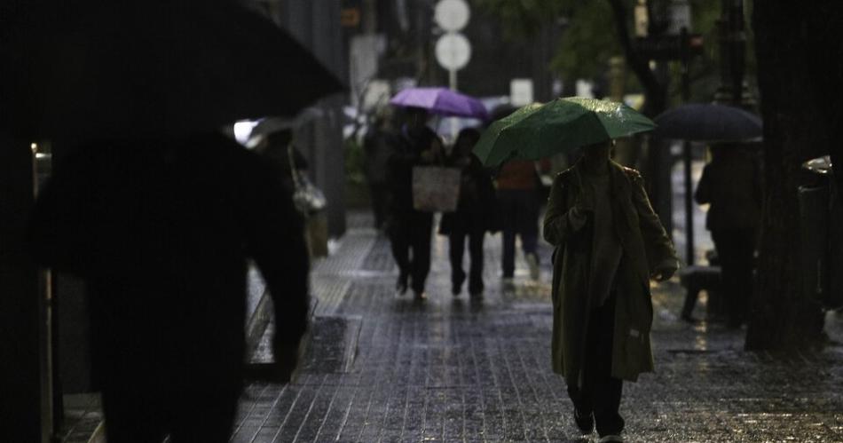 Queacute es la lluvia negra el fenoacutemeno que se espera afecte a Santiago