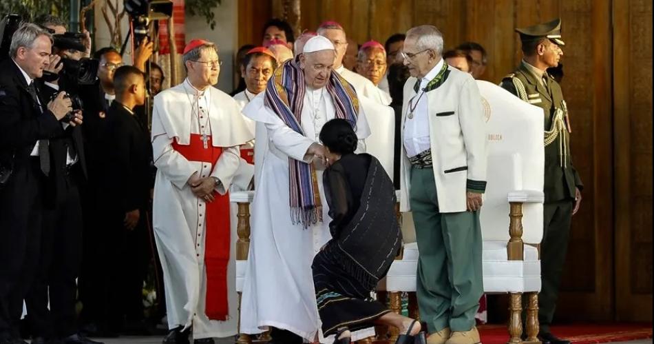 Francisco centroacute su discurso en los nintildeos en Timor Oriental