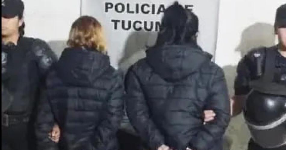 Casi linchan a dos mujeres evangeacutelicas acusadas de ser secuestradoras de nintildeos