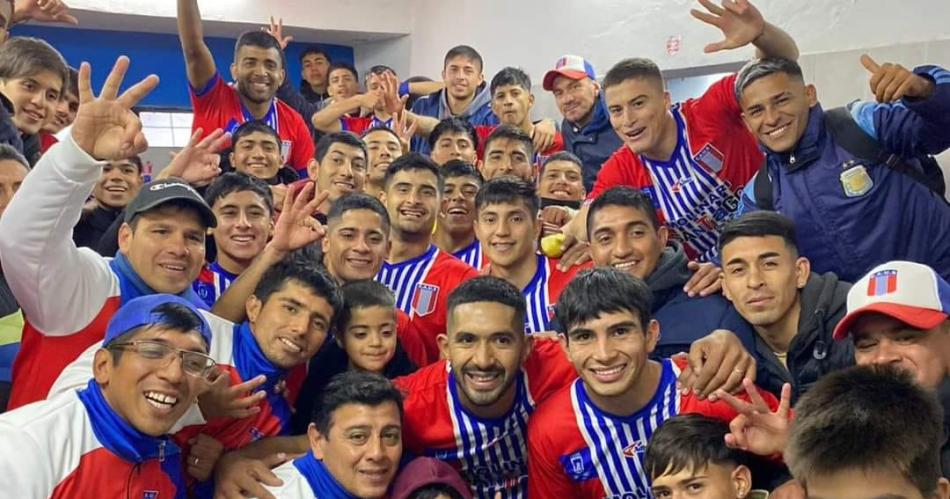 Unioacuten Santiago pegoacute primero y se abraza a la ilusioacuten de campeoacuten