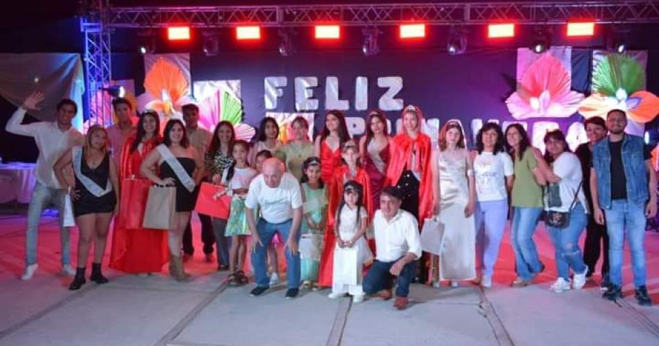 En Antildeatuya se festejoacute con la eleccioacuten de las Reinas y diferentes concursos